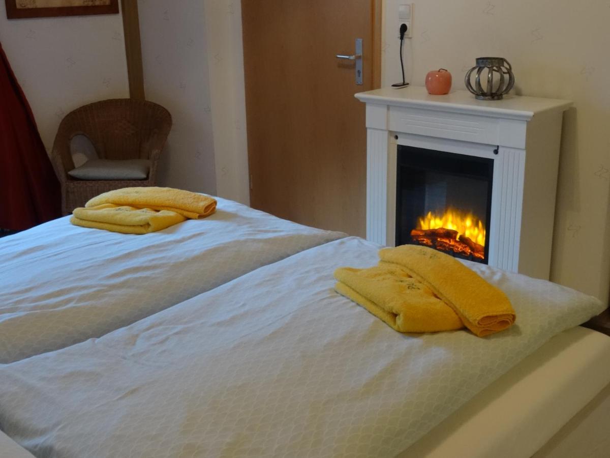 Pension & Gaestehaus Paffrath Grossbrembach Exteriör bild